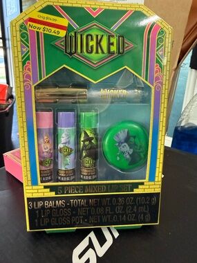 Wicked 5-Piece Women's Lip Balm & Gloss Set - Green